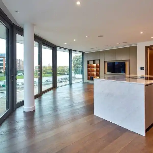 LUXURIOUS APARTMENT WITH UNPARALLELED RIVER AND GARDEN VIEWS