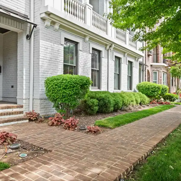 A TOWNHOME WITH WOW FACTOR