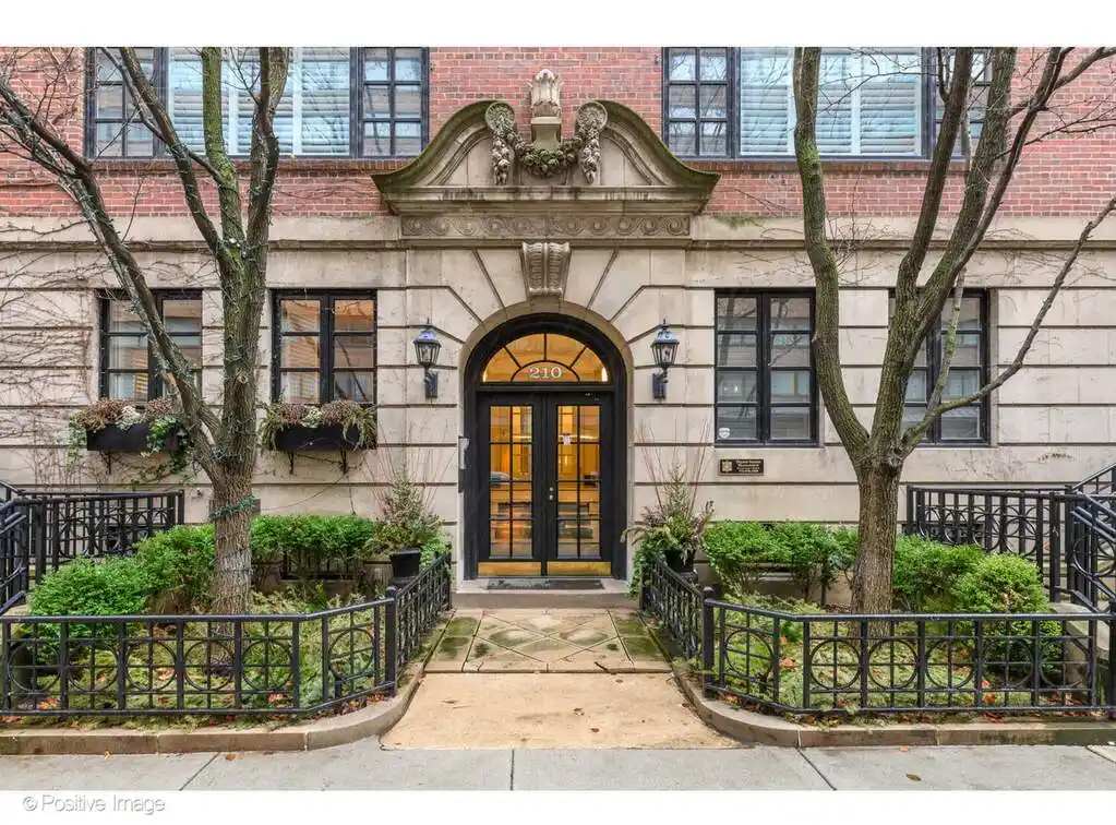 Renovated Three-level Townhome-like Condo