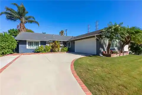 Spacious Home in Sought-After Glen Mar