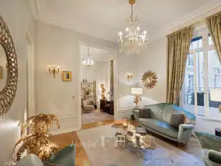 Peaceful Apartment Overlooking a Courtyard