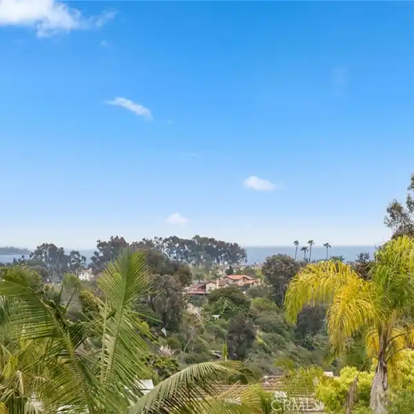 INCREDIBLE LOCATION IN THE MARINITA TOWNHOMES