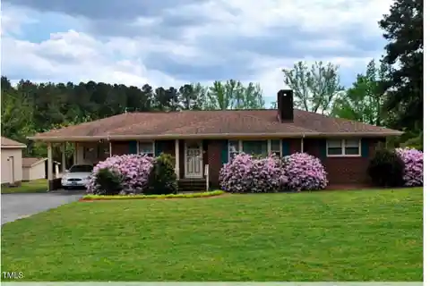 Expansive Property in Great Location