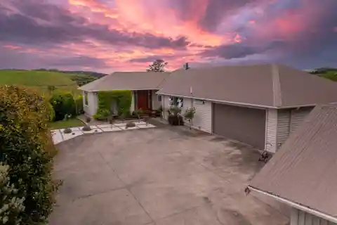 Lifestyle. Location. Live the Dream