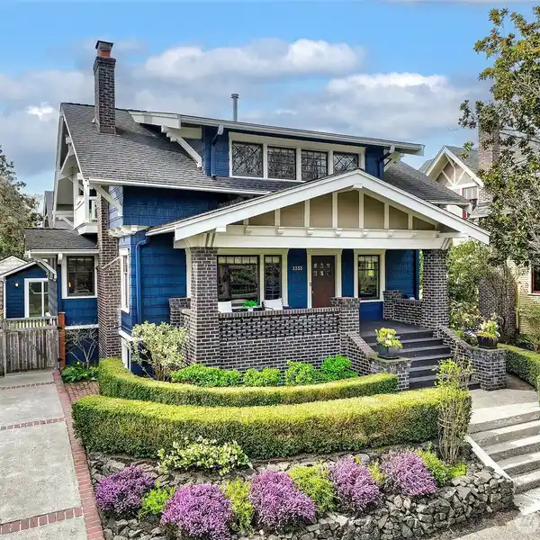 BEAUTIFULLY MAINTAINED 1913 CRAFTSMAN BUNGALOW