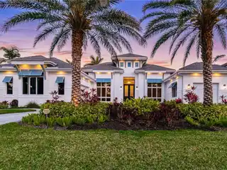 An Unparalleled Lifestyle in a Sought-after Naples Location
