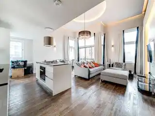 Well-presented Three Bedroom Apartment