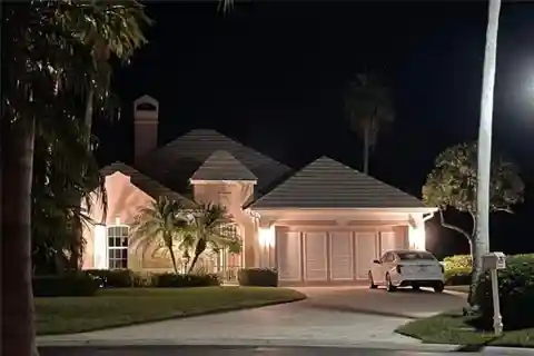 Bermuda-inspired Luxury with Modern Elegance and Custom Details