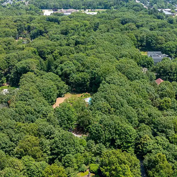 UNIQUE OPPORTUNITY IN A PRIME LOCATION