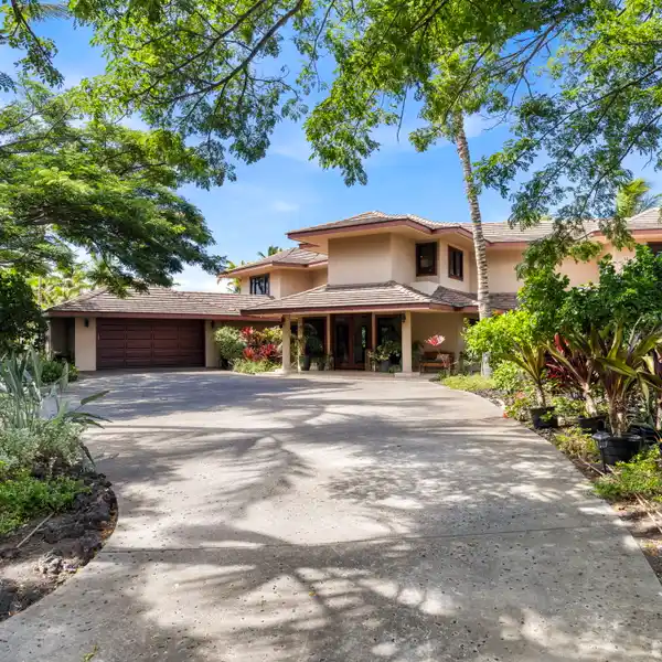 EXCLUSIVE COASTAL RETREAT WITH WORLD-CLASS AMENITIES