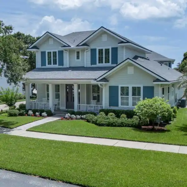 IMMACULATE HOME IN THE SURF