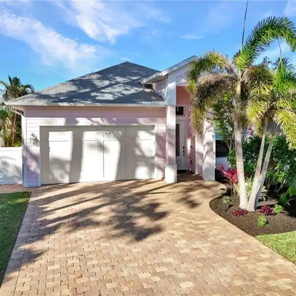 ELEGANT OPEN-CONCEPT RETREAT NEAR MERCATO & RITZ-CARLTON