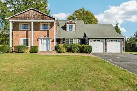 Classic Colonial in Coveted Castle Section