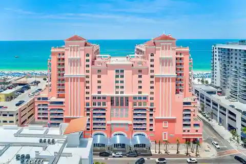 Breathtaking Gulf Views and World-class Amenities