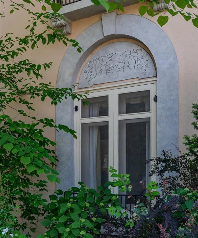 Small Image