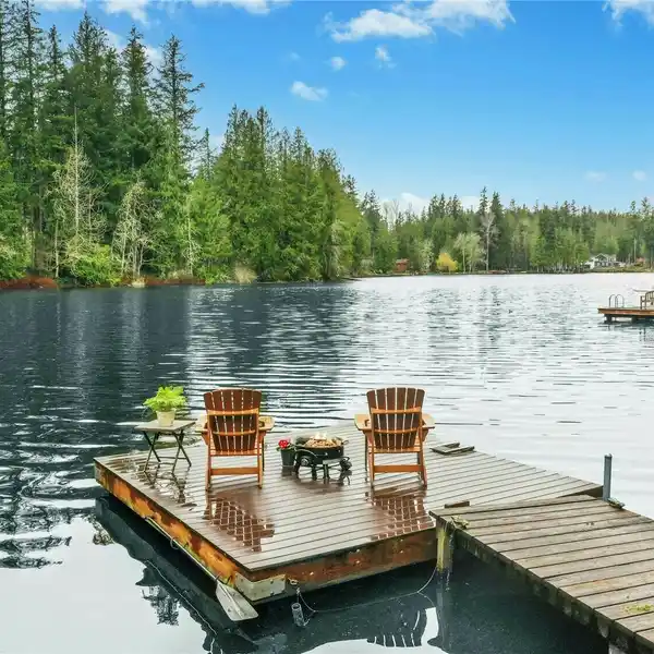 LAKESIDE TRANQUILITY