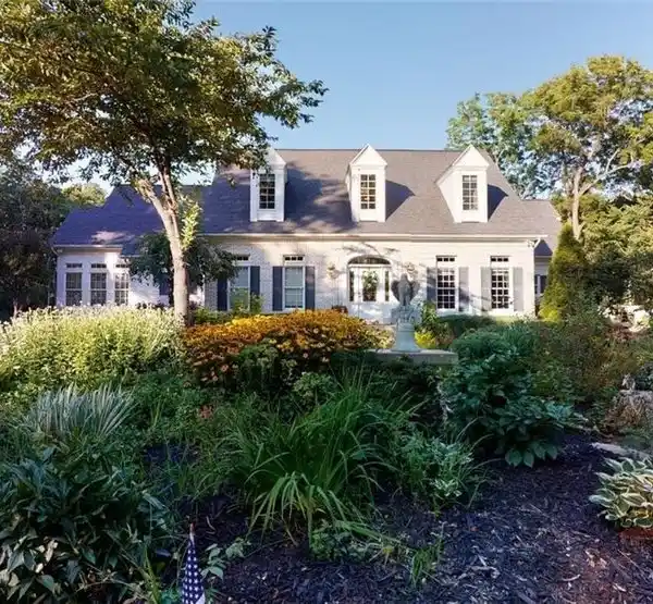 LUXURY LIVING IN WEST CATAWBA LAGOONS