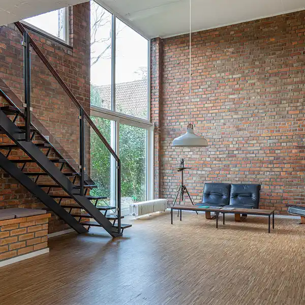 SPACIOUS SINGLE-FAMILY HOME WITH AN ARTISTIC PAST IN REFRATH