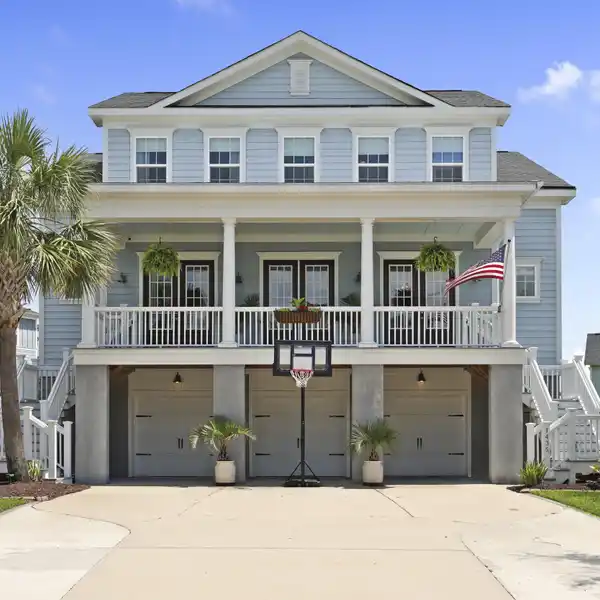 BEAUTIFUL ELEVATED HOME IN STRATTON BY THE SOUND