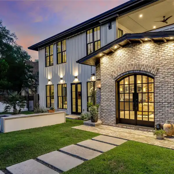 DEEP EDDY GEM: LUXURY, WALKABILITY, LAKE ACCESS