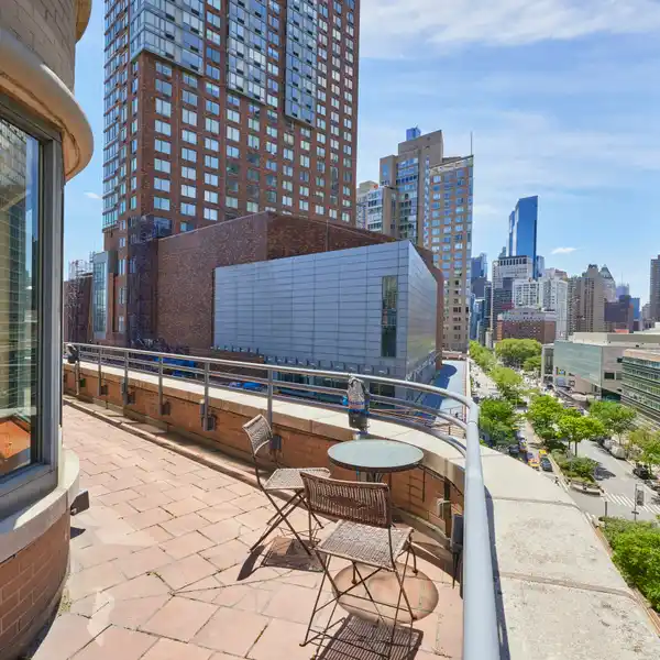 RARE SOUTHWEST CORNER GEM WITH CITY VIEWS