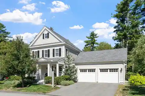 Colonial-Style Condo in a Premier Community