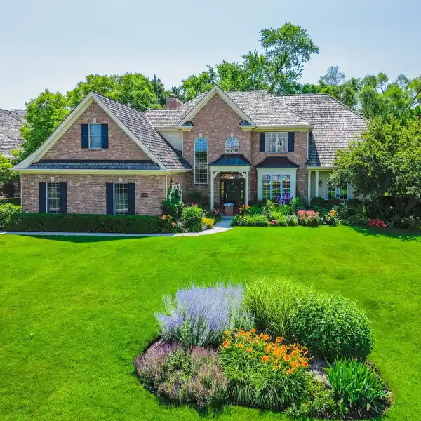 CREEKSIDE LUXURY WITH QUARTZITE KITCHEN AND THEATRE LOUNGE