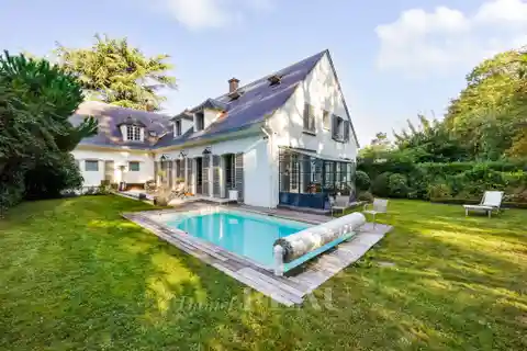Peaceful Property in a Privileged Location