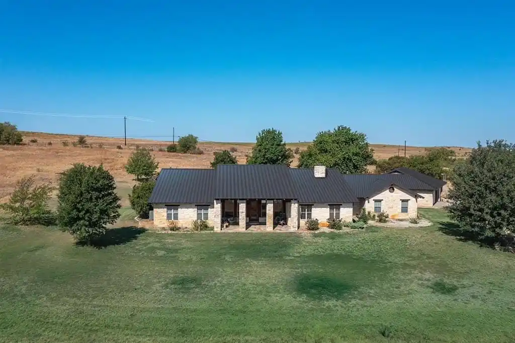 Eight Acres of Rustic Yet Modern Luxury with a Relaxed Livable Style