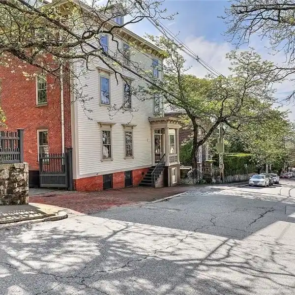 COLLEGE HILL CLASSIC WITH MODERN LUXURY TOUCHES
