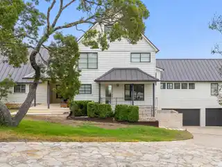 Farmhouse Charm with Contemporary Sophistication