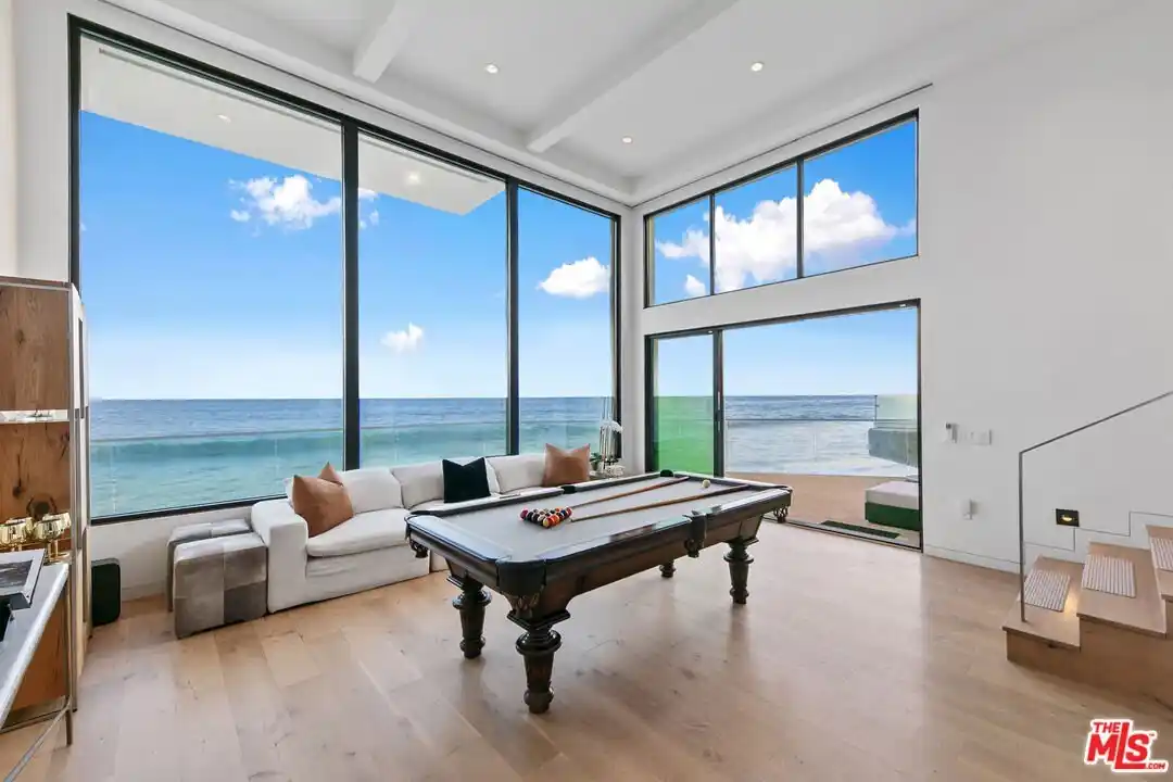 Prestigious Malibu Road Property