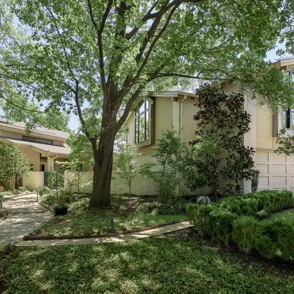THOUGHTFULLY DESIGNED ARCHITECTURAL MASTERPIECE