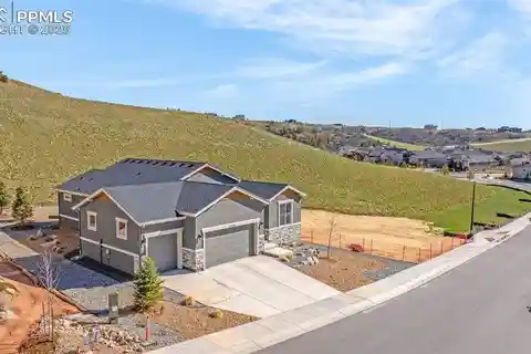 Ranch Style Home in Sought-After Forest Lakes