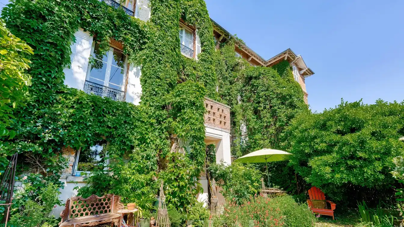 Ivy-covered Luxury Villa