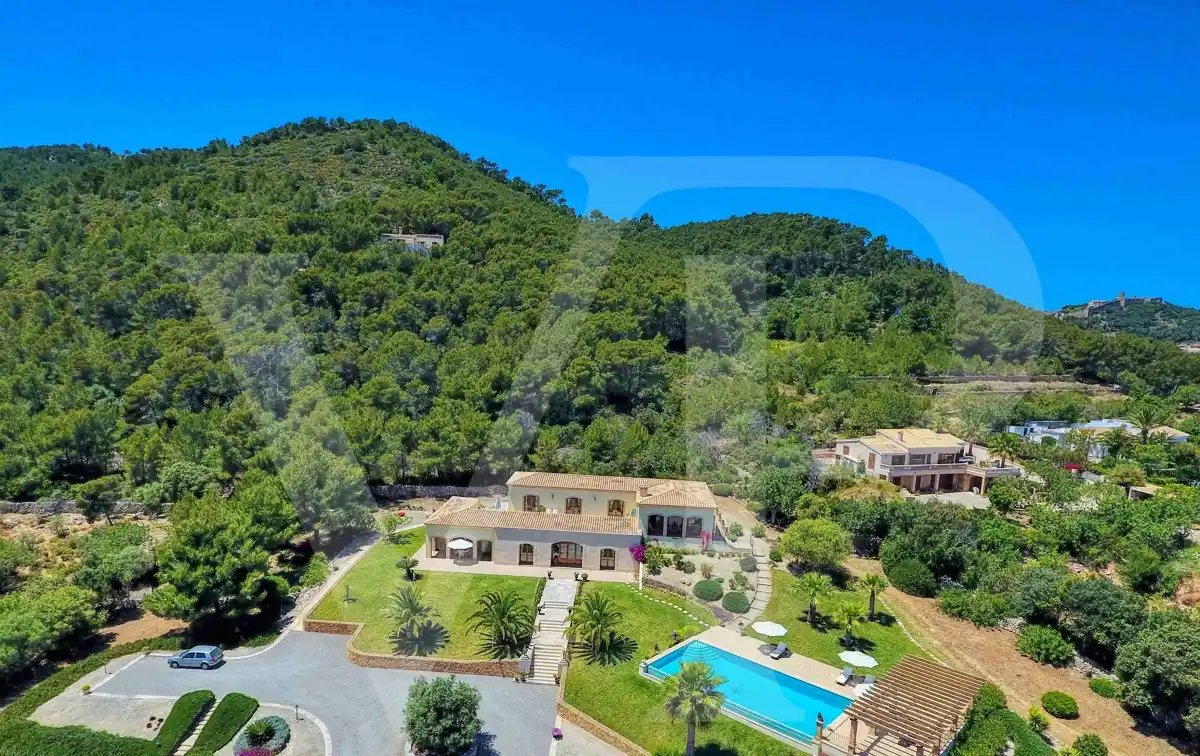Magnificent Finca with Pool and Views to the Sea in Capdepera