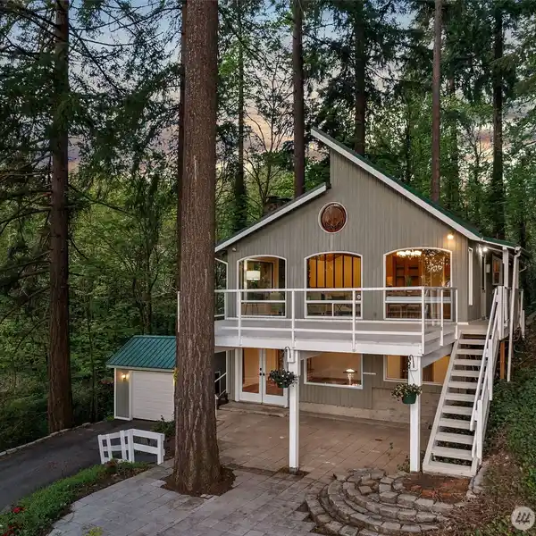 CUSTOM NORTHWEST GEM IN THREE TREE POINT