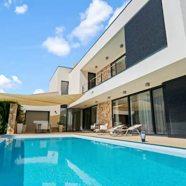 MODERN VILLA IN EXCLUSIVE LOCATION