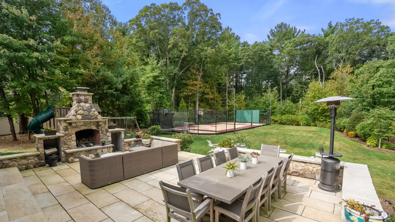 Gorgeous Home in a Sought-after Neighborhood