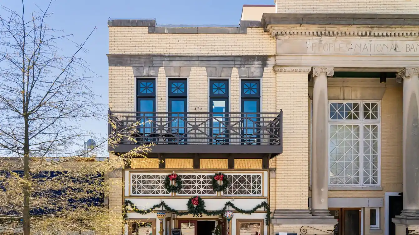 Charming Historic Upper Floor Downtown Condo