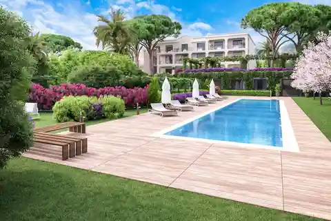 Luxury Apartment in Exclusive Building