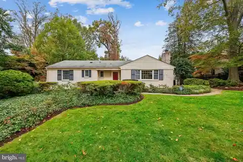 Charming Rambler in Highly Sought-After Chevy Chase View