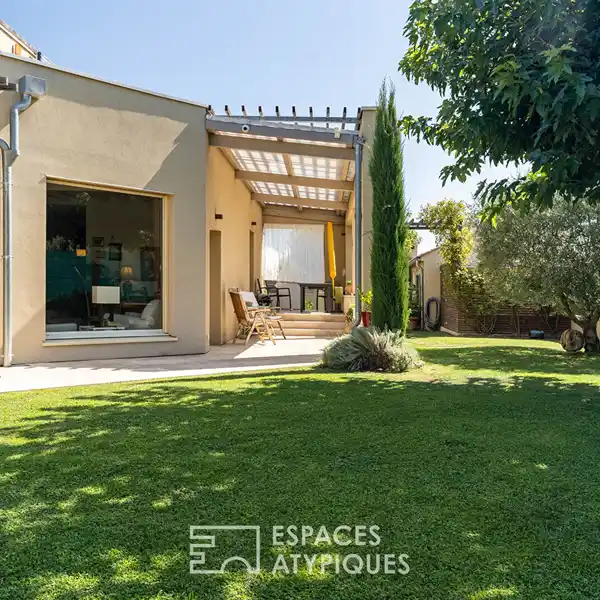 SUPERB LUXURY VILLA A WALK AWAY FROM AMENITIES