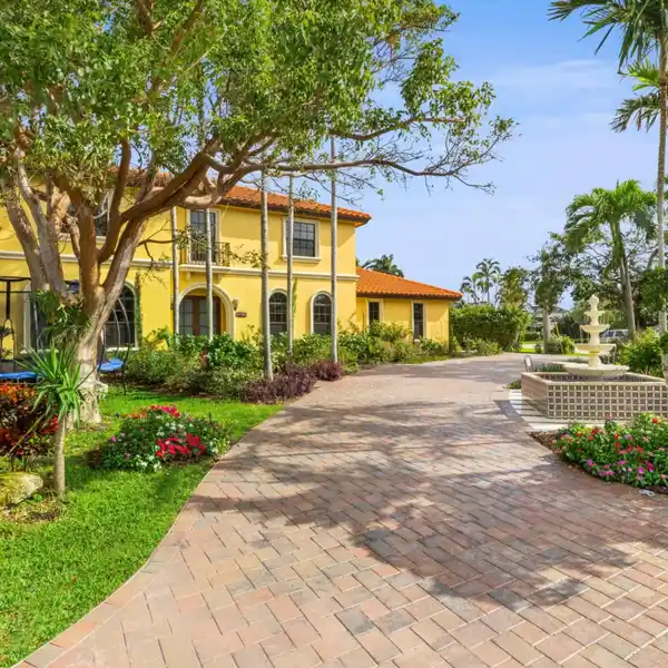 ELEGANT UPDATED RESIDENCE