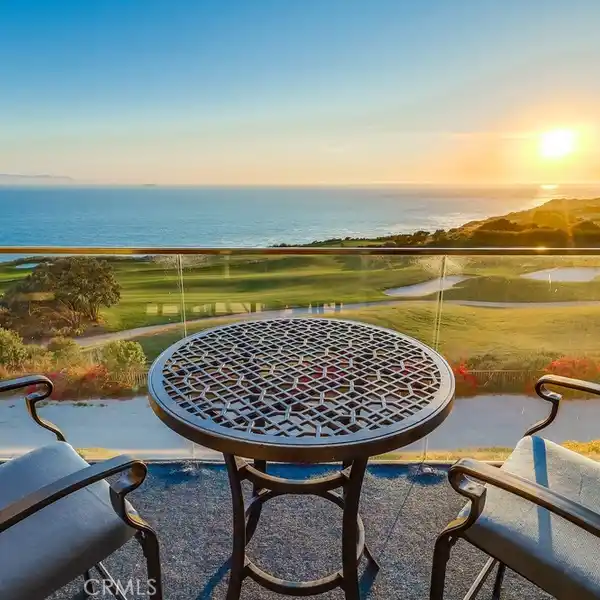 MAGNIFICENT PENTHOUSE CONDO