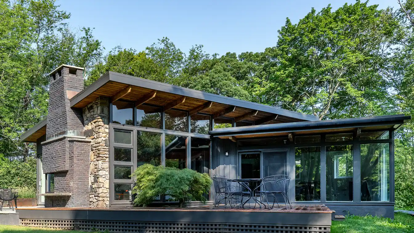 Chic Mid-century Overlooking the Johnson Farm Preserve