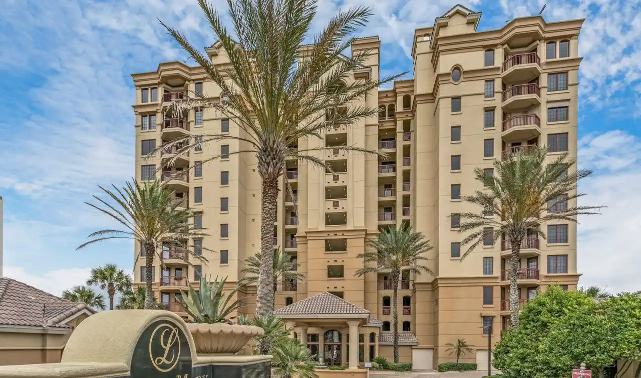 Resort-style Living in the Landmark