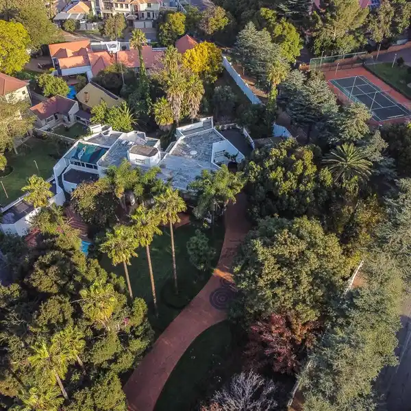 TIMELESS LUXURY IN ALBERANTE SECURITY ESTATE