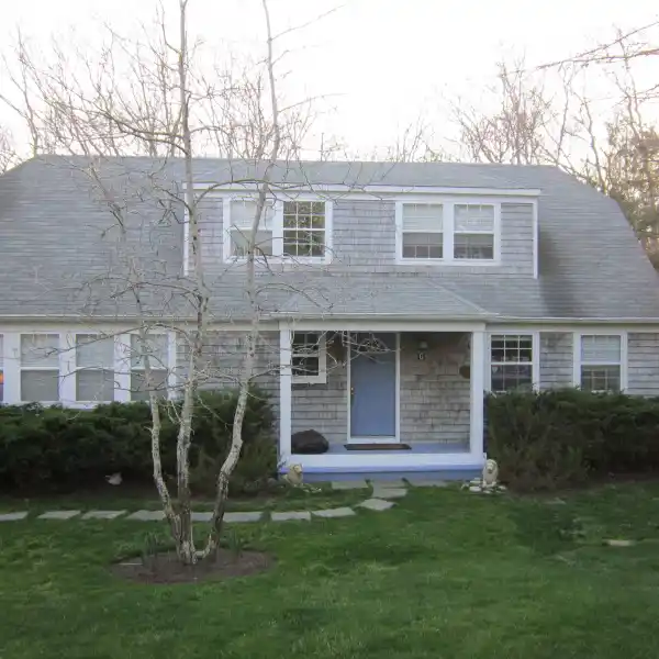 HANDSOME TRADITIONAL HOME ON THE EDGE OF MONTAUK VILLAGE