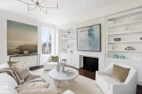Newly Renovated High-floor Corner Apartment